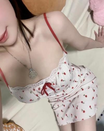 白嫩大奶小妹