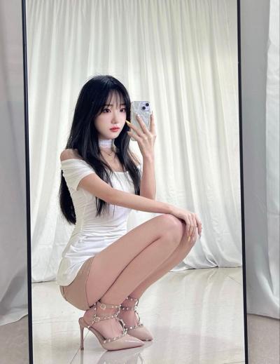 长腿美女佳佳