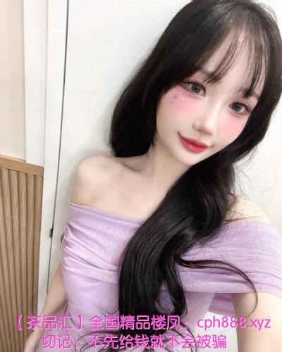 小店纯欲嫩妹夏初