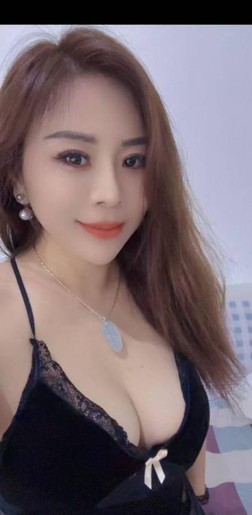 风骚性感大胸姐姐