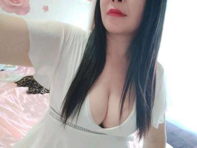 丰满的熟女姐姐，情趣黑丝很给力