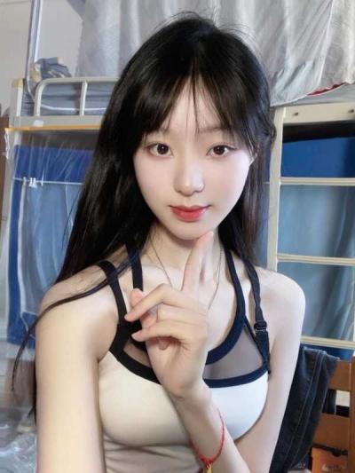 南山新人真人真照极品大学生粉