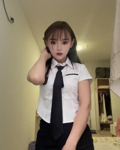 白云嫩妹婷婷