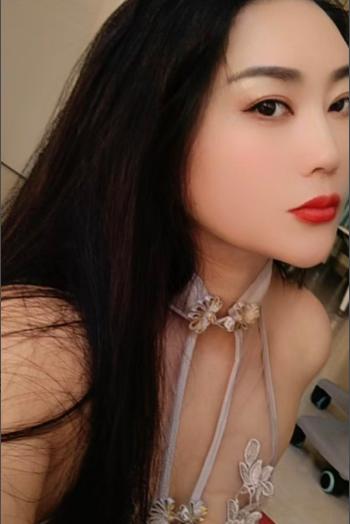 福田区性感风骚人照合一-琉璃瓦