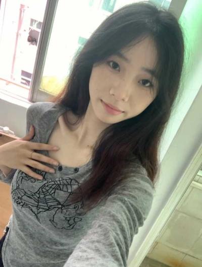 南山区丰满圆润靓丽美少女-草莓