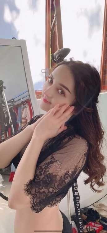 黄埔新人大奶妹妹-萱萱