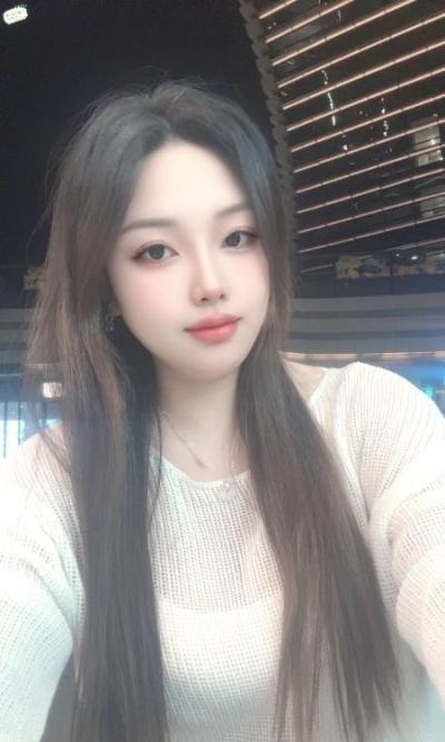 天然巨乳小美女