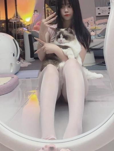 济南肤白粉嫩小妹妹