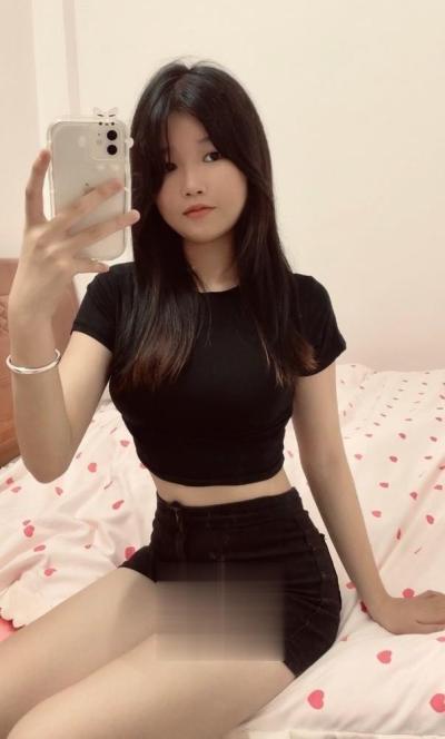 包河皮肤很白性感丰满御姐
