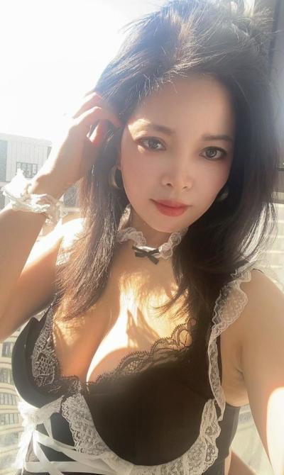 服务很好的美少妇