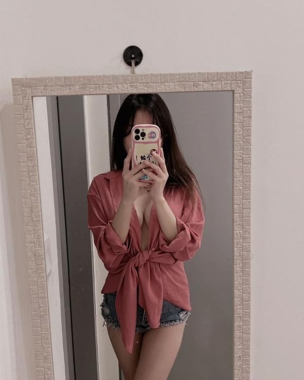 大奶网红脸