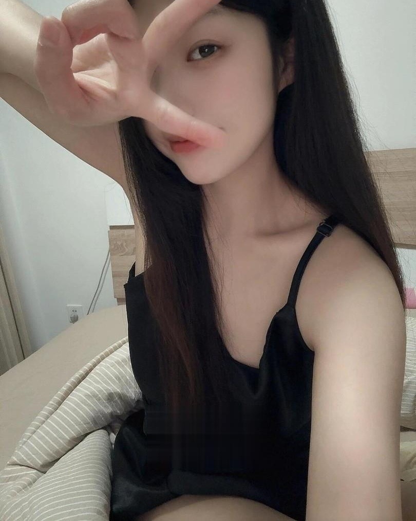 性感大长腿粉嫩美女